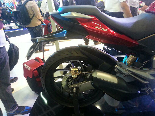 Bajaj Pulsar CS400 & SS400 Details