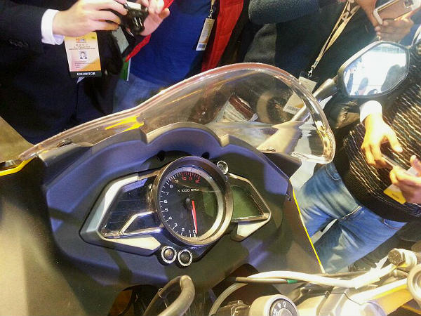 Bajaj Pulsar SS400 & Pulsar CS400 Images